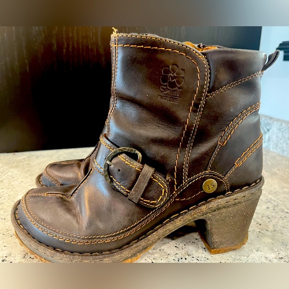 Joseph Seibel brown leather bootie excellent condition. - Picture 3 of 6